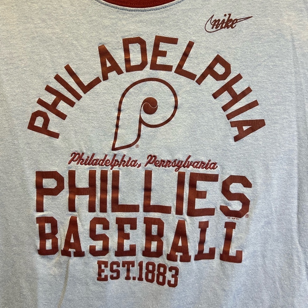 Nike Philadelphia Phillies Short Sleeve T-Shirt Size Womens Large Color Blue/Red - Picture 3 of 8